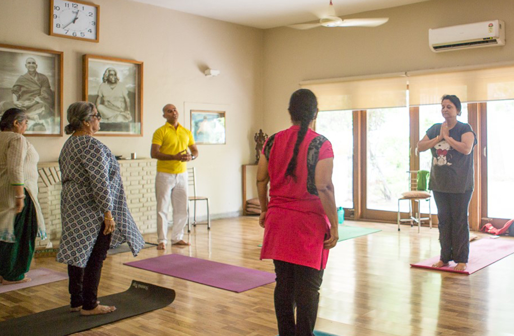 sivananda-delhi-gentle-yoga-class