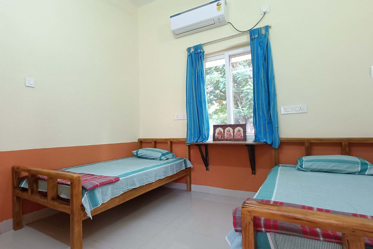 Sivananda-Tapaswini-Ashram-TwinShare