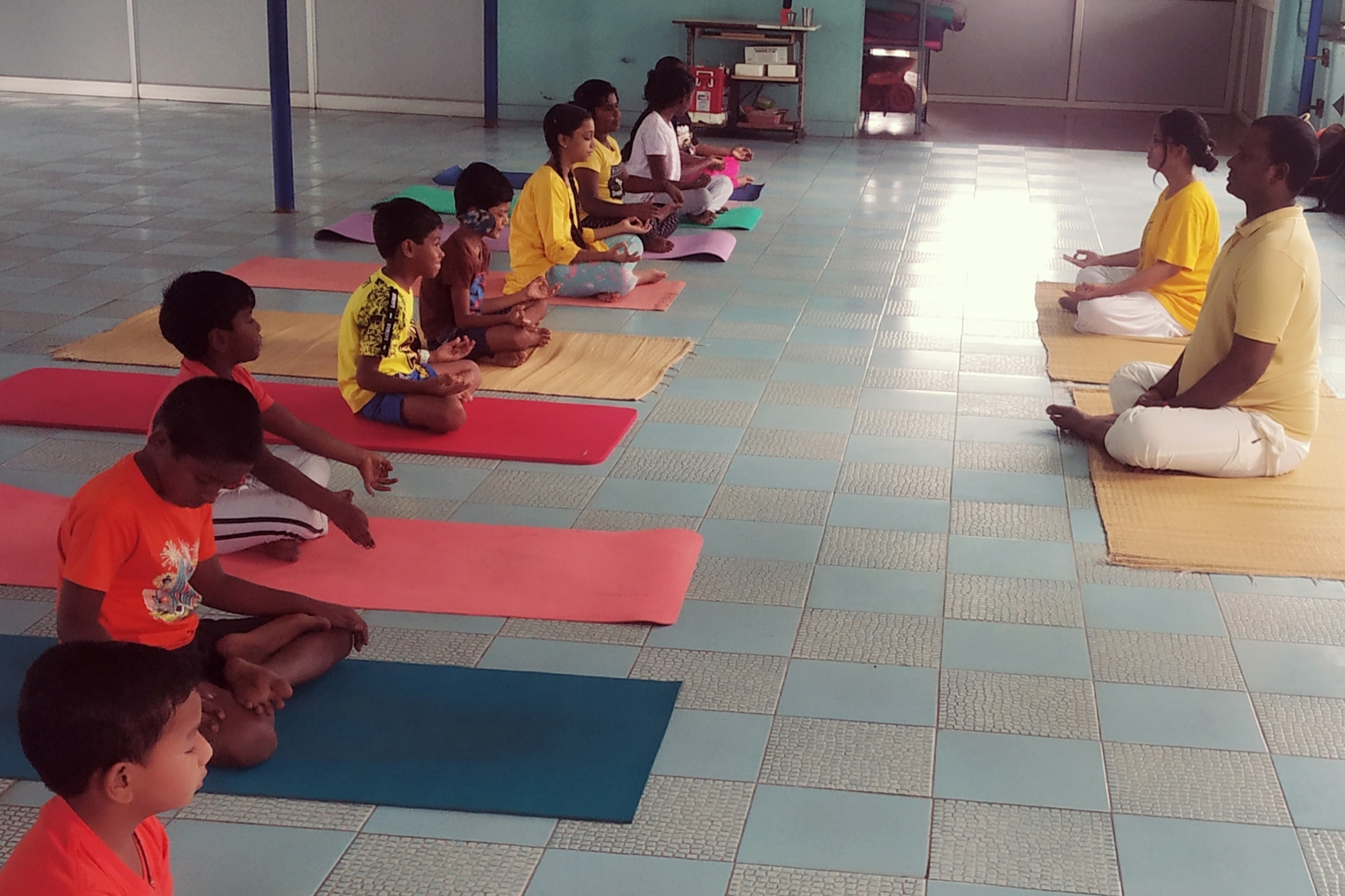 sivananda-maduraicentre-kids-yoga-class