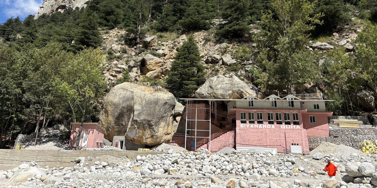 Sivananda-Kutir-Banner-2509-14